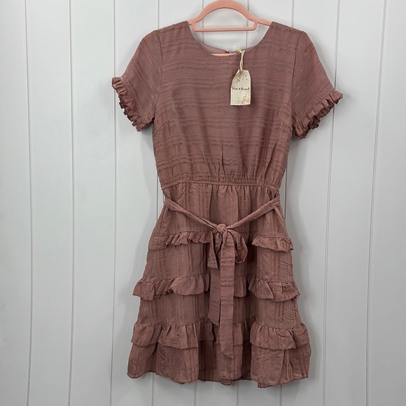 🆕Hem & Thread Textured Woven Tie Waist Tiered Ruffle Dress S,M & L Available - Picture 4 of 8